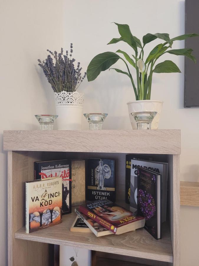 Rose Apartment Печ Екстериор снимка